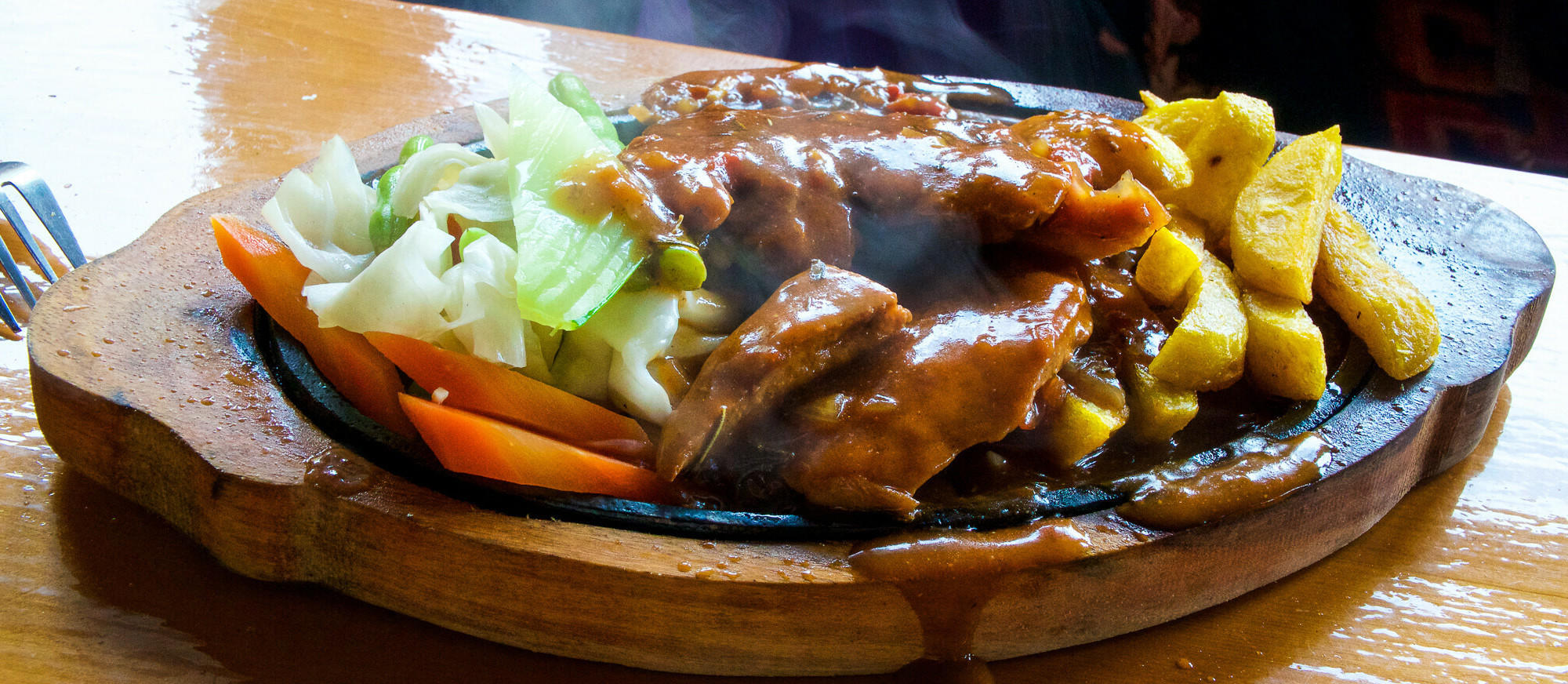 Chicken Sizzler er en fantastisk rett. Vi anbefaler å ikke spise kjøtt/kylling på fjellturen men det er kanskje verdt risikoen etter en vellykket topptur? 